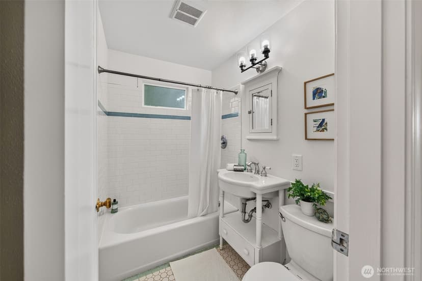 Property photo for 7726 30th Avenue NE, Seattle photo 22