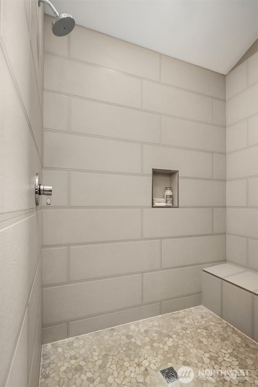 Property photo for 4025 Burton Place W, Seattle photo 19