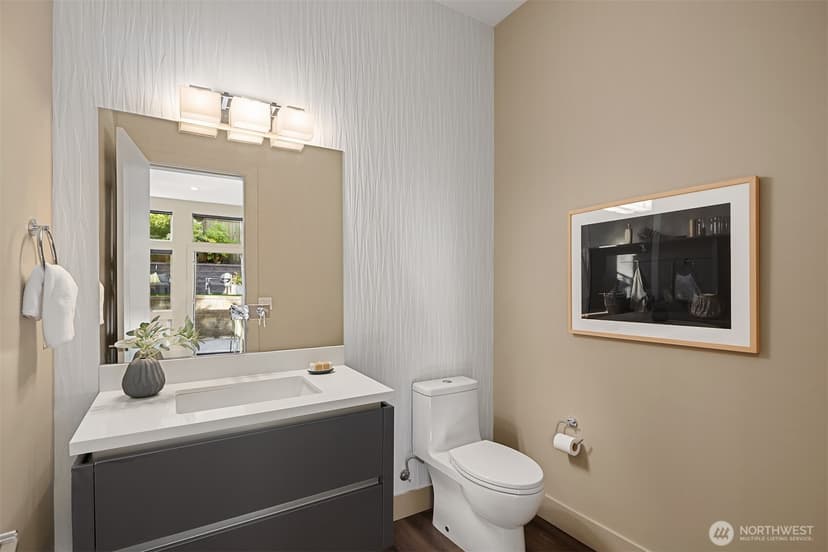 Property photo for 4025 Burton Place W, Seattle photo 12
