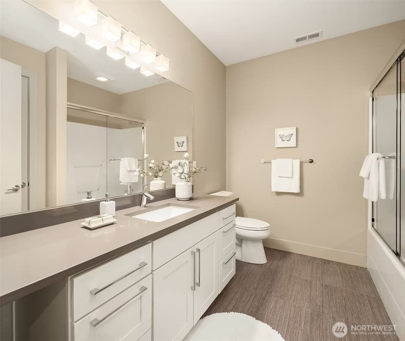Property photo for 4025 Burton Place W, Seattle photo 24