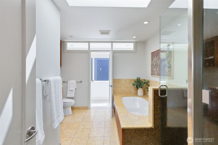 Property photo for 1819 39th Avenue E, Seattle photo 24