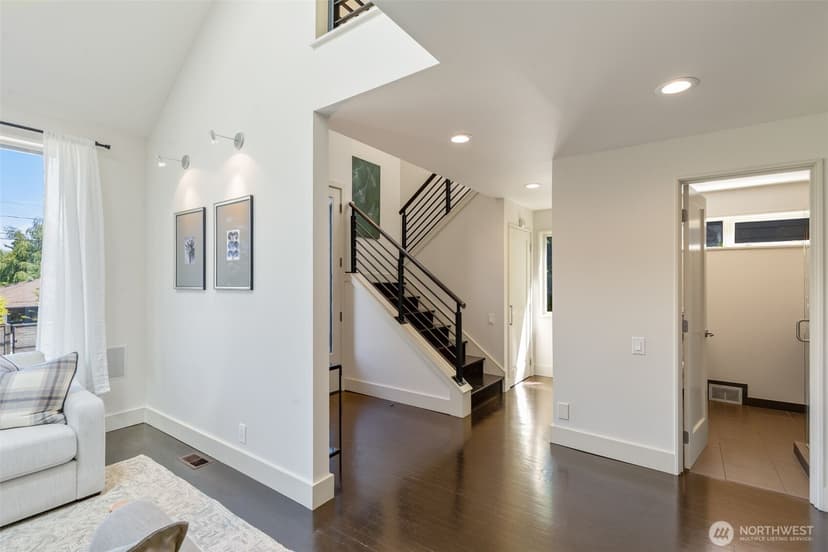 Property photo for 1819 39th Avenue E, Seattle photo 5