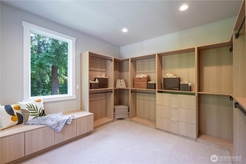 Property photo for 3316 102nd Avenue NE, Bellevue photo 13