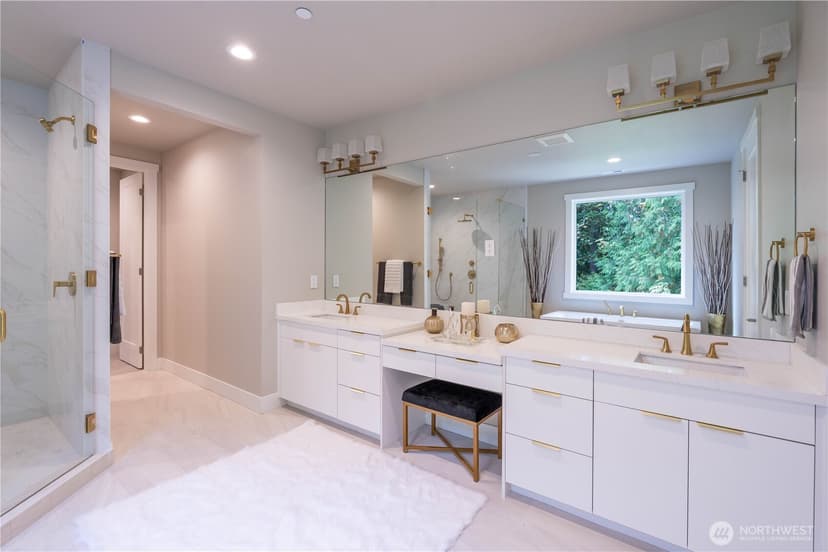 Property photo for 3316 102nd Avenue NE, Bellevue photo 12