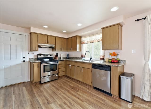 Property photo for 5902 Broadway, Everett photo 5