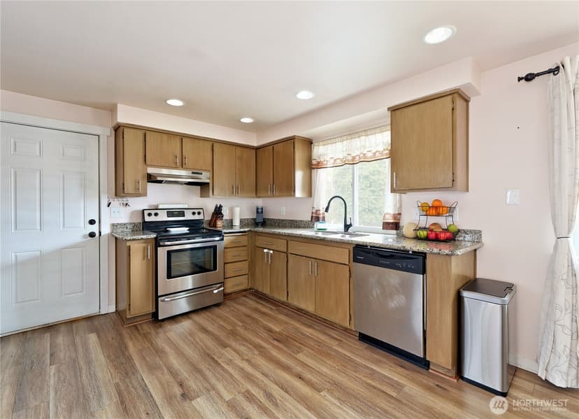 Property photo for 5902 Broadway, Everett photo 5