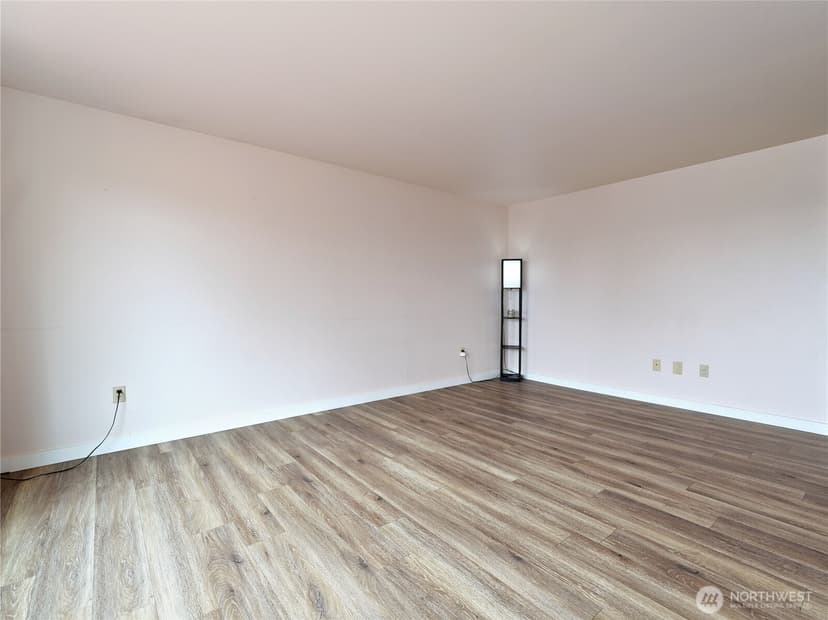 Property photo for 5902 Broadway, Everett photo 12