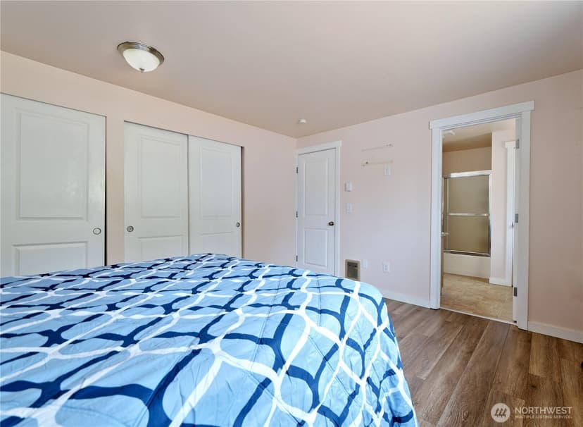 Property photo for 5902 Broadway, Everett photo 15