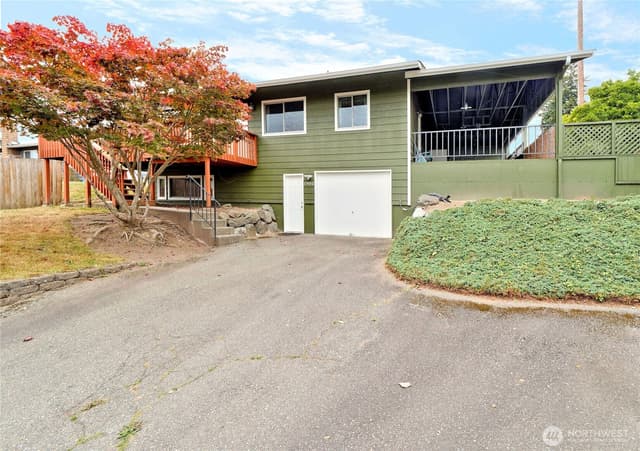 Property photo for 5902 Broadway, Everett