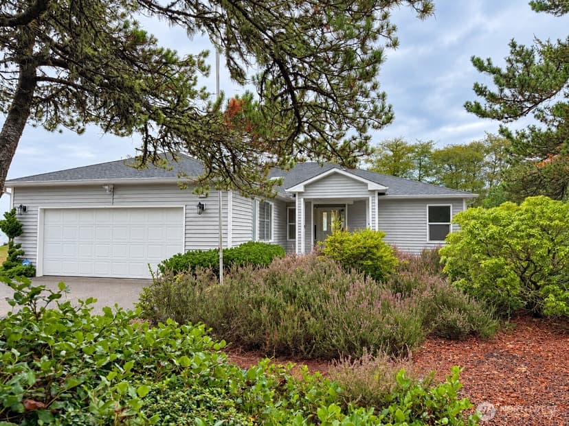 Property photo for 674 Chinook Avenue SE, Ocean Shores photo 2