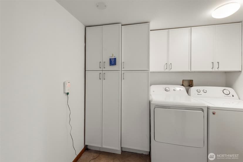Property photo for 1605 5th Avenue N #102, Seattle photo 17