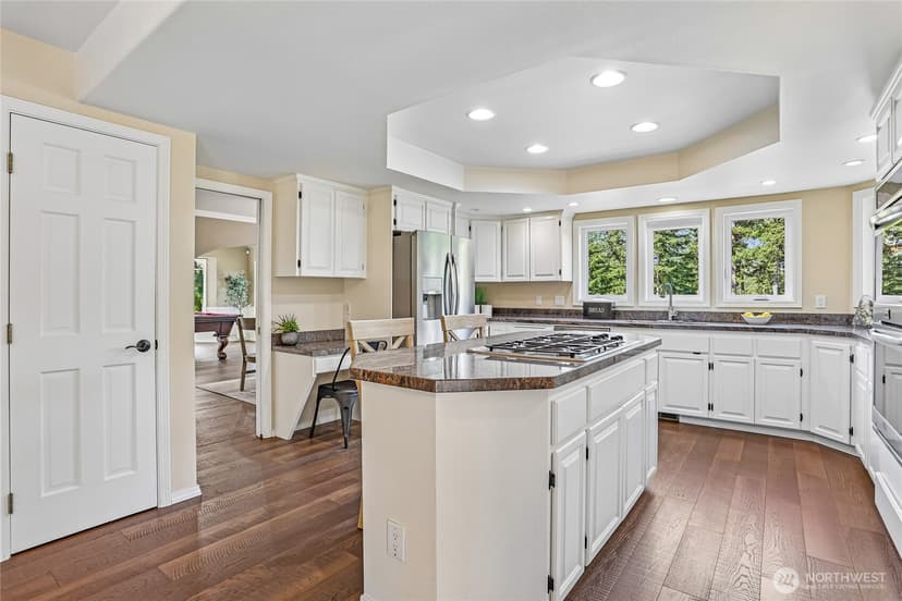 Property photo for 23200 SE 253rd Place, Maple Valley photo 5