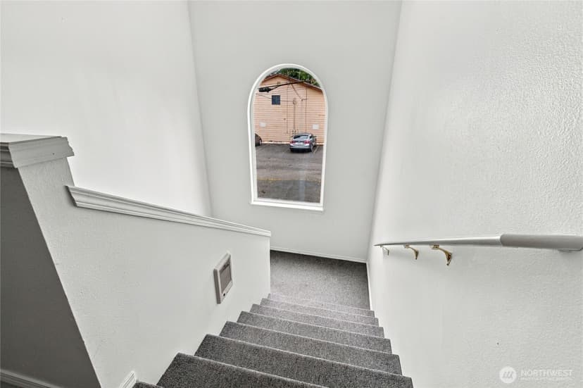 Property photo for 4323 Hoyt Avenue #3, Everett photo 29