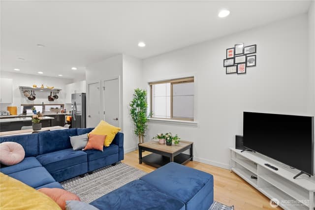 Property photo for 8712 42nd Avenue S, Seattle photo 4