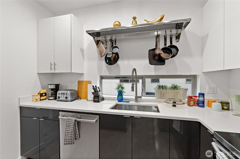 Property photo for 8712 42nd Avenue S, Seattle photo 14