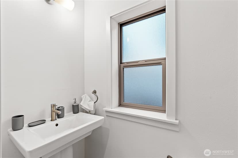 Property photo for 8712 42nd Avenue S, Seattle photo 15