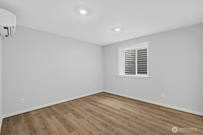 Property photo for 13202 NE 127th Court #D, Kirkland photo 10