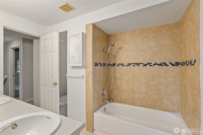 Property photo for 17534 NE 88th Place, Redmond photo 16
