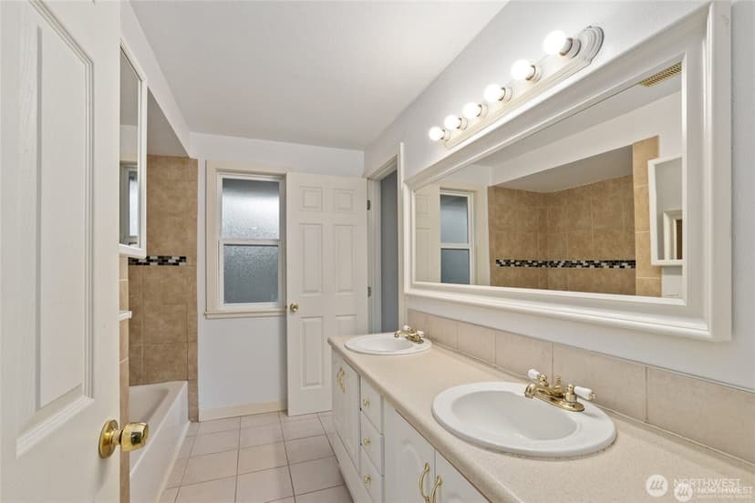 Property photo for 17534 NE 88th Place, Redmond photo 15