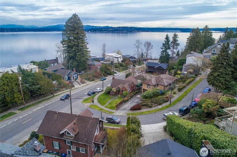 Property photo for 1435 Newport Way, Seattle photo 26
