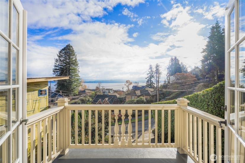 Property photo for 1435 Newport Way, Seattle photo 18