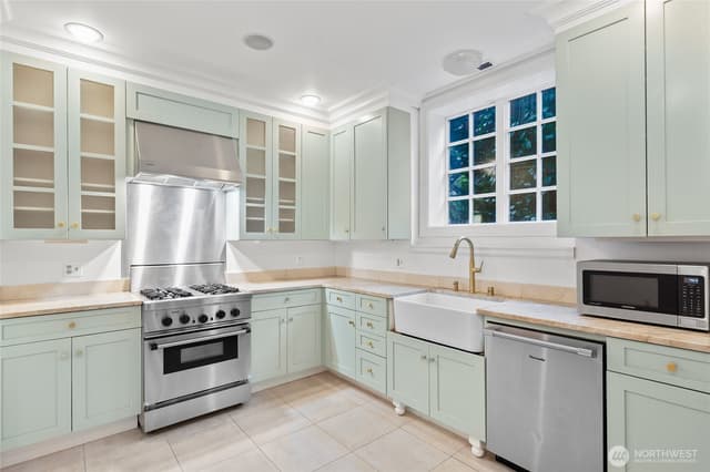 Property photo for 1435 Newport Way, Seattle photo 4