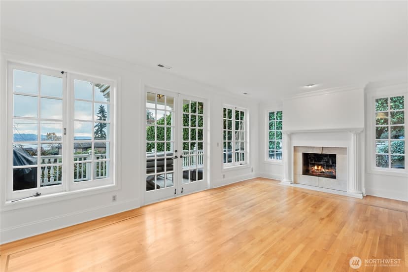 Property photo for 1435 Newport Way, Seattle photo 11