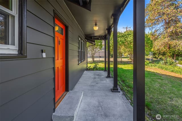 Property photo for 635 SW 130th Street, Burien photo 3