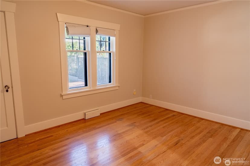 Property photo for 6910 37th Avenue SW, Seattle photo 17