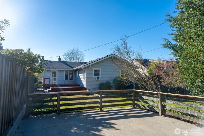 Property photo for 6910 37th Avenue SW, Seattle photo 27