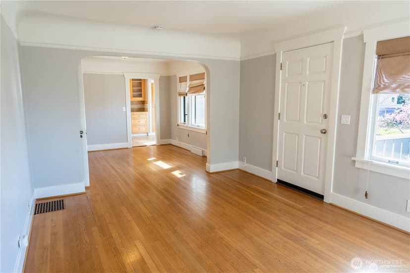 Property photo for 6910 37th Avenue SW, Seattle photo 6