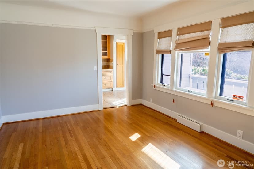 Property photo for 6910 37th Avenue SW, Seattle photo 10