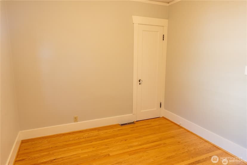 Property photo for 6910 37th Avenue SW, Seattle photo 20