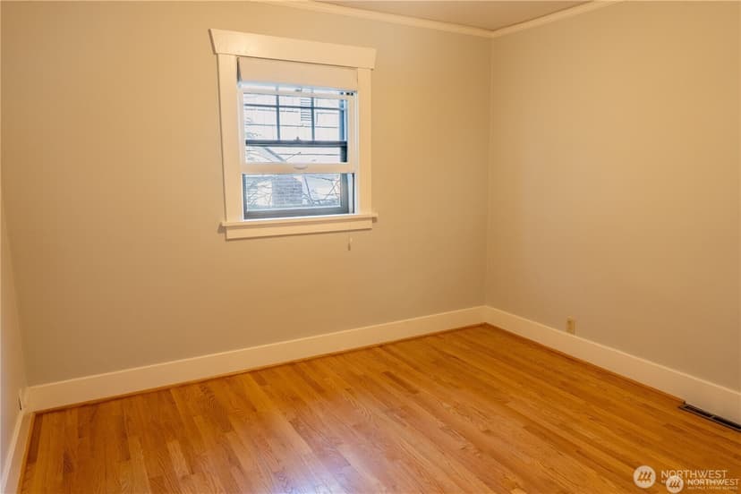 Property photo for 6910 37th Avenue SW, Seattle photo 19