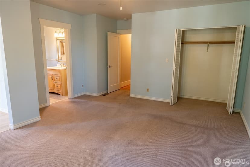 Property photo for 6910 37th Avenue SW, Seattle photo 23
