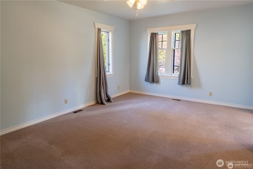 Property photo for 6910 37th Avenue SW, Seattle photo 22