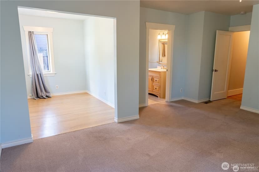 Property photo for 6910 37th Avenue SW, Seattle photo 24