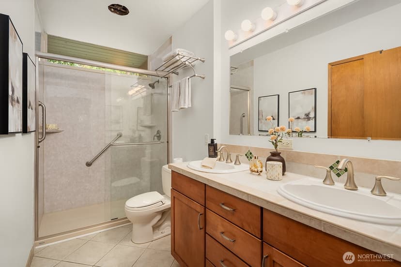 Property photo for 18415 51st Place NE, Seattle photo 14