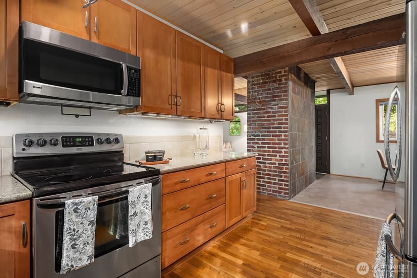 Property photo for 18415 51st Place NE, Seattle photo 7