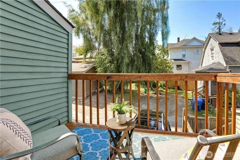 Property photo for 5521 Brooklyn Avenue NE, Seattle photo 30