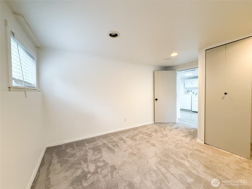 Property photo for 5521 Brooklyn Avenue NE, Seattle photo 14