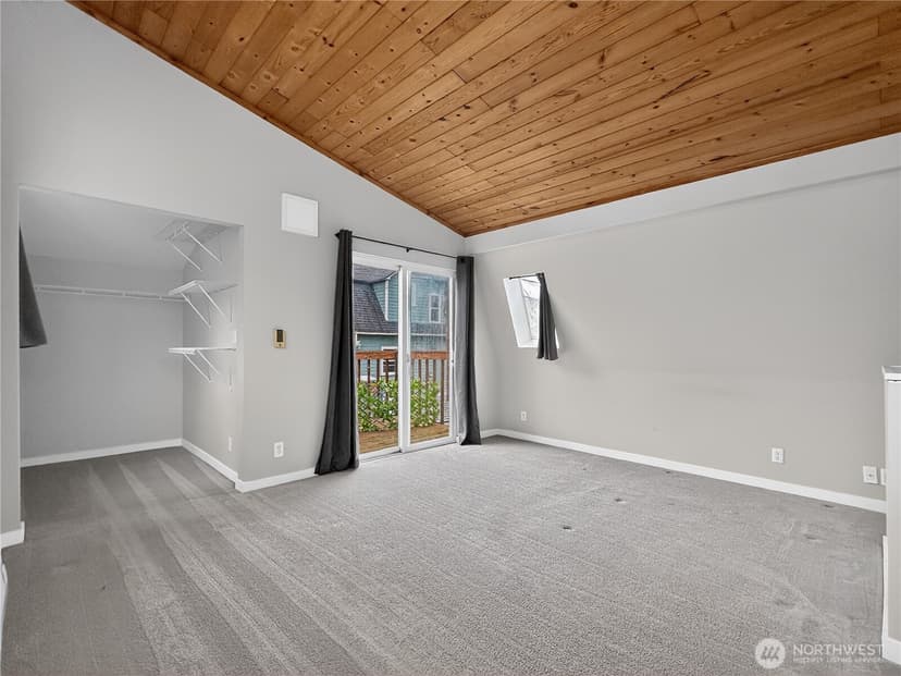 Property photo for 5521 Brooklyn Avenue NE, Seattle photo 29