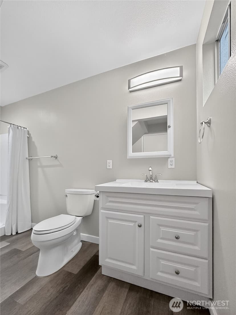 Property photo for 5521 Brooklyn Avenue NE, Seattle photo 26