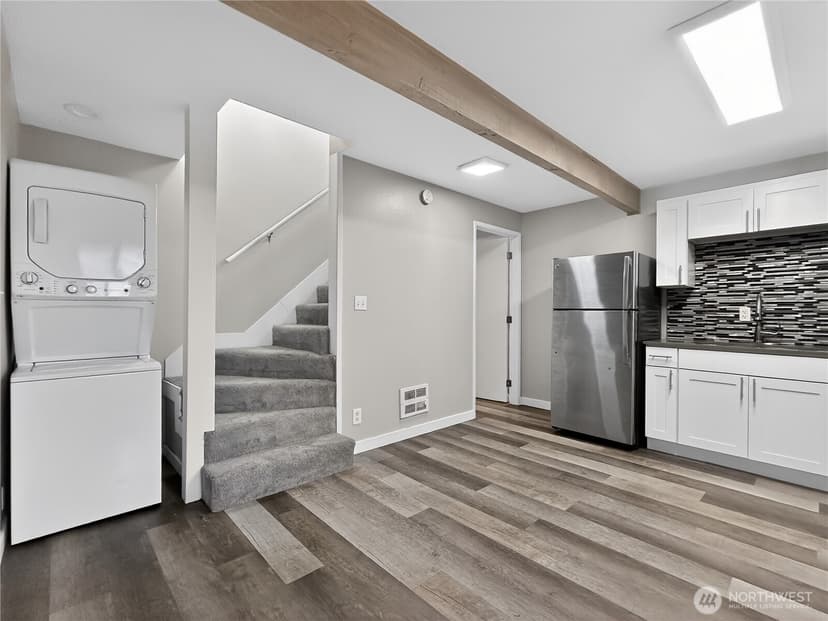 Property photo for 5521 Brooklyn Avenue NE, Seattle photo 24