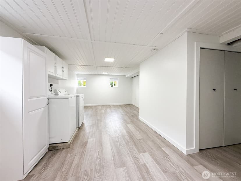 Property photo for 5521 Brooklyn Avenue NE, Seattle photo 17