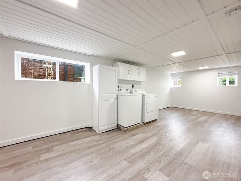 Property photo for 5521 Brooklyn Avenue NE, Seattle photo 18
