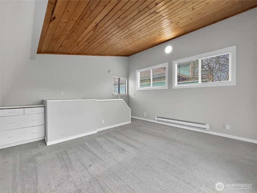 Property photo for 5521 Brooklyn Avenue NE, Seattle photo 27