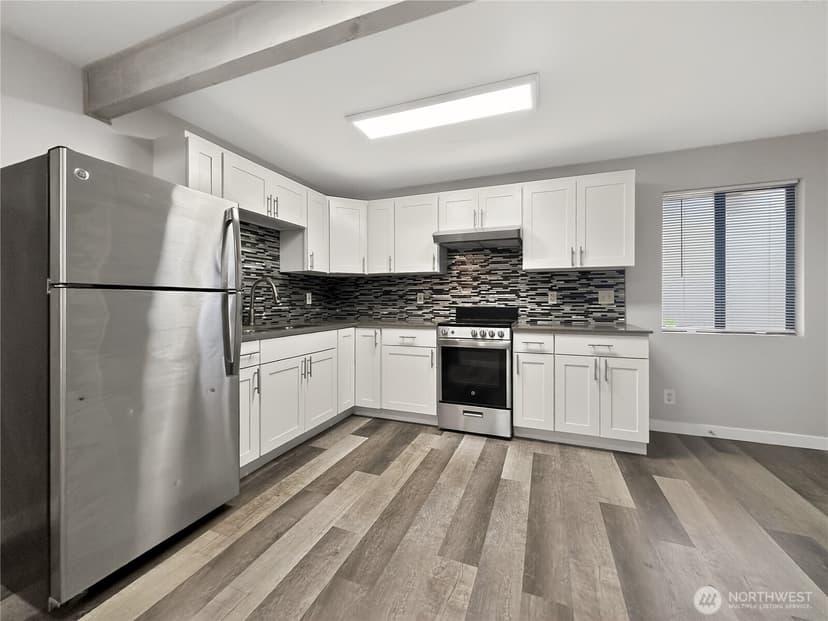 Property photo for 5521 Brooklyn Avenue NE, Seattle photo 23