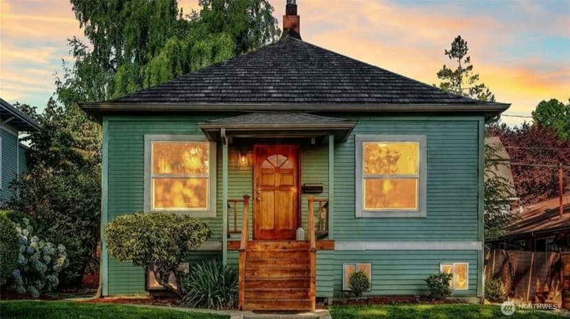 Property photo for 5521 Brooklyn Avenue NE, Seattle