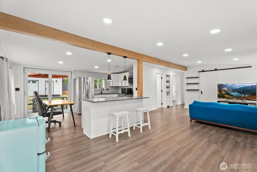 Property photo for 10839 11th Avenue SW, Seattle photo 4